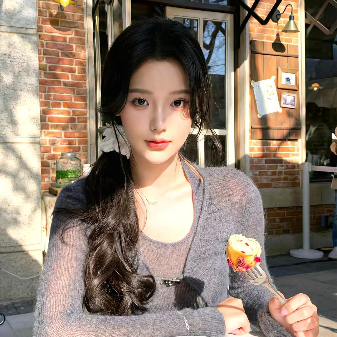 穿黄靴子的女孩