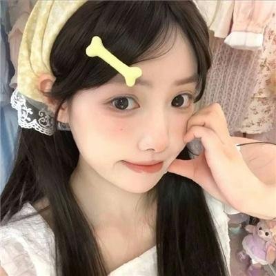 绯红色的窗帘
